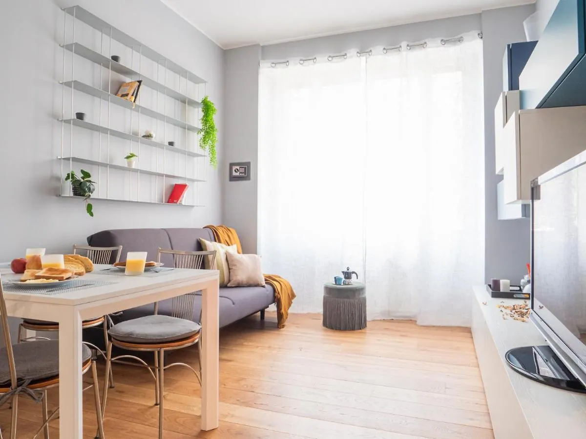 The Best Rent - Lovely Two-Bedroom Apartment Near Bocconi University 밀라노 이탈리아
